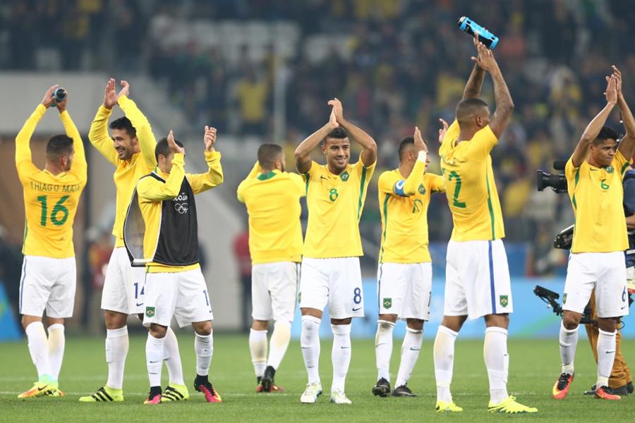 Brasil venceu a Colômbia no último sabádo e segue em busca da inedita medalha de ouro nas Olimpíadas