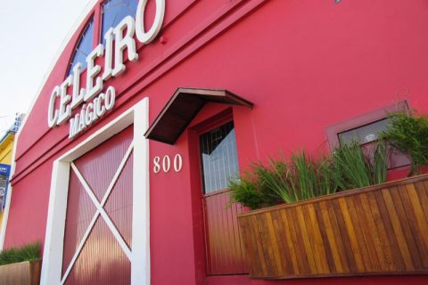 Celeiro Mágico está localizado na Rua 15 de Novembro, 800