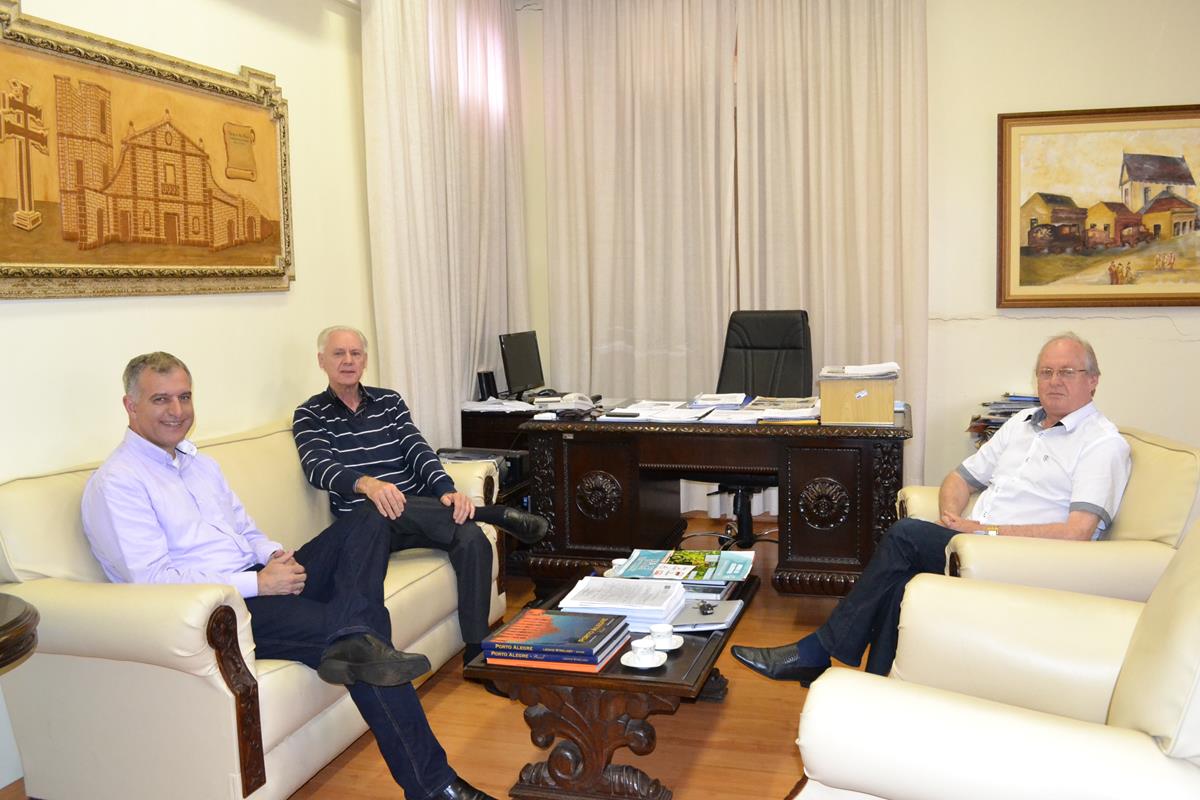 Jacques Barbosa, Valdir Andres e Bruno Hesse no Gabinete da Prefeitura de Santo Ângelo