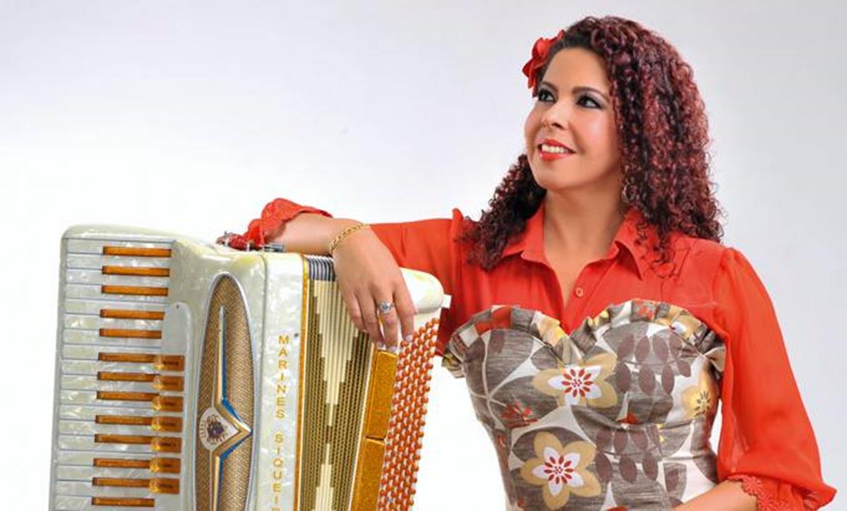 Cantora e compositora santo-angelense Marinês Siqueira se apresentará com a Banda no Show das Onze