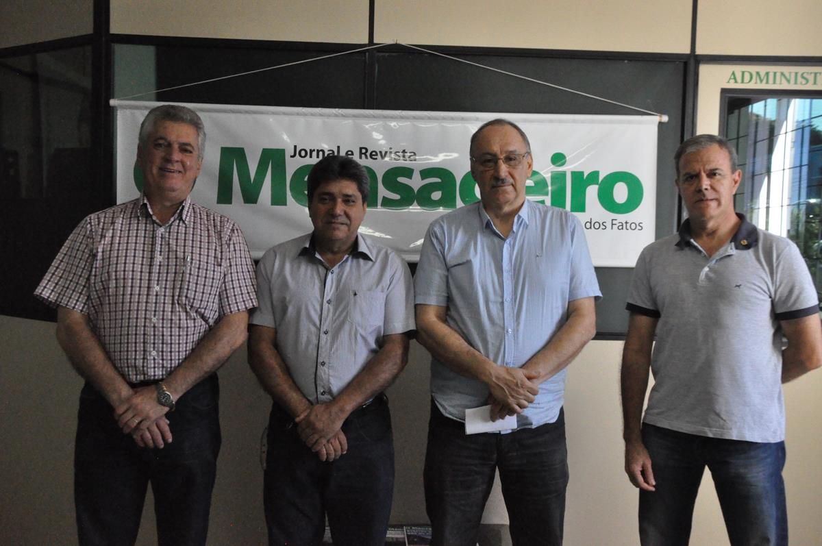 Luiz Carlos Dallepiane ( Vice-presidente do Sindilojas), Vander Moreira (Secretário de Meio Ambiente), Gilberto Aiolfi (Presidente do Sindilojas) e Fabio Campos (Lions Clube Tiaraju), estiveram no JOM divulgando a campanha