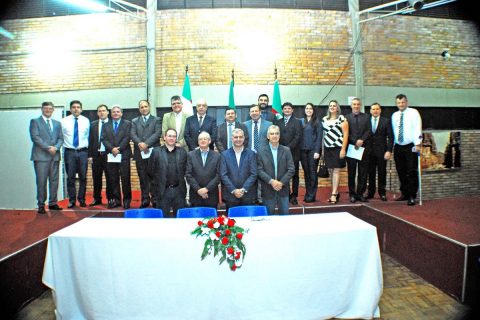 Solenidade de posse foi realizada na manhã de ontem, no auditório do Centro Municipal de Cultura