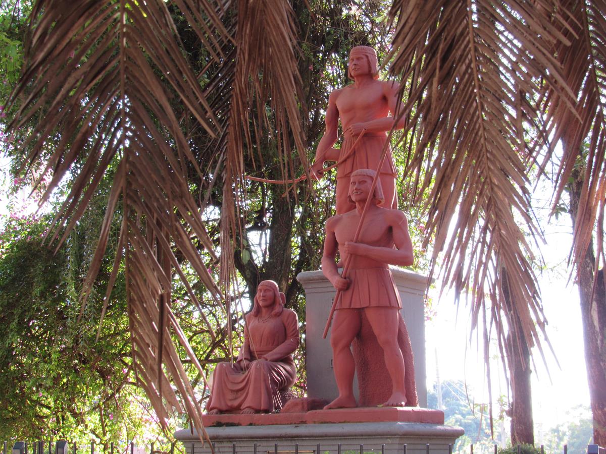 Monumento em homenagem aos índios das reduções Jesuíticas em Santo Ângelo. Também é uma referência ao Cacique Sepé Tiaraju - Foto de Marcos Demeneghi