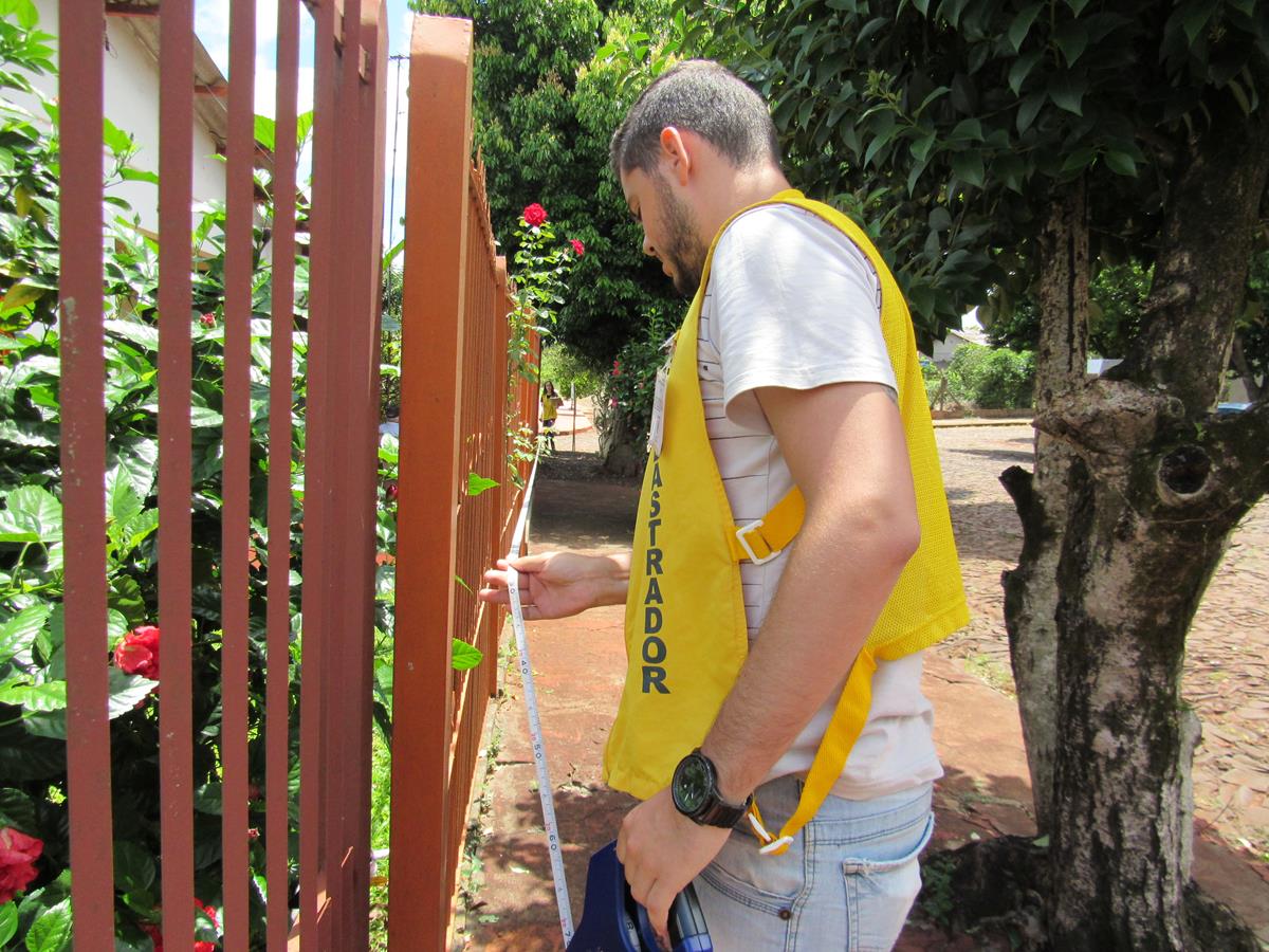 Recadastradores realizam medições na zona norte do município de Santo Ângelo