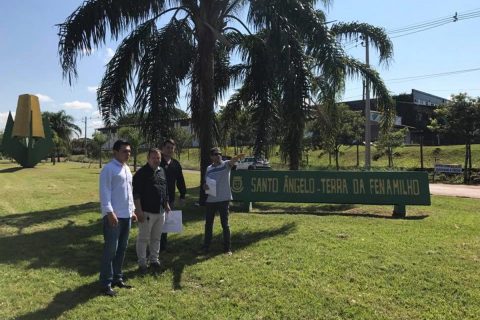 Secretario de Turismo Vando Ribeiro de Souza,  Superintendente do (DAER), engenheiro Jader Barbosa Rodrigues e os vereadores Maurício Loureiro e Vinicius Damião Makvitz estiveram realizando uma visita técnica no local