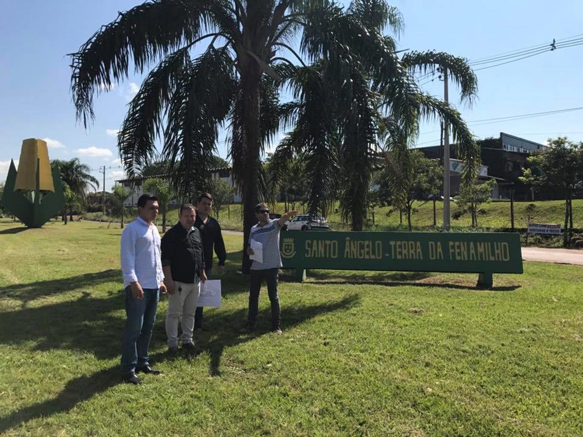 Secretario de Turismo Vando Ribeiro de Souza,  Superintendente do (DAER), engenheiro Jader Barbosa Rodrigues e os vereadores Maurício Loureiro e Vinicius Damião Makvitz estiveram realizando uma visita técnica no local