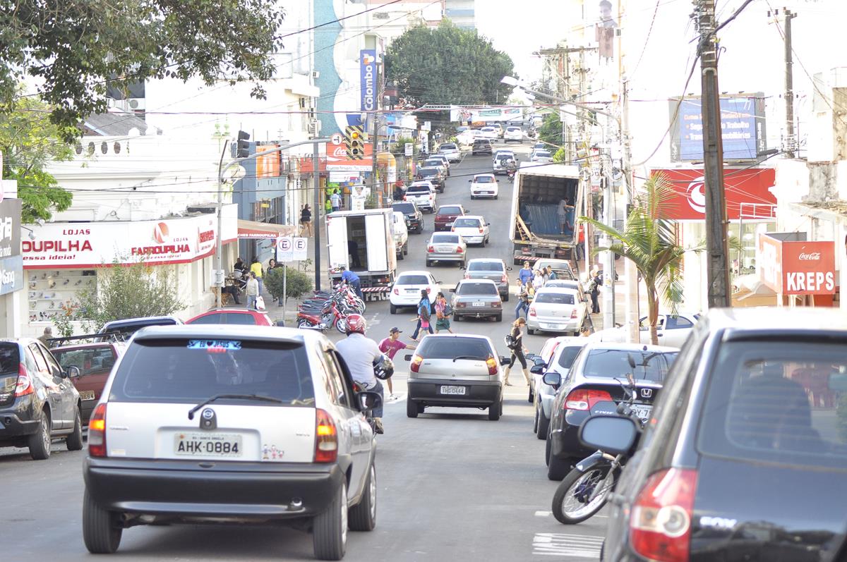 Segundo a Delegacia da Receita Estadual de Santo Ângelo, 25.299 mil veículos pagam IPVA na cidade de uma frota total que chega a 51.722 mil veículos