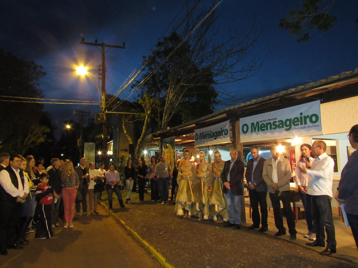 Arlindo Diel diretor do Jornal e Revista O Mensageiro fala em tom de agradecimento pelas parcerias nestes 20 anos de trajetória no ramo de impressos