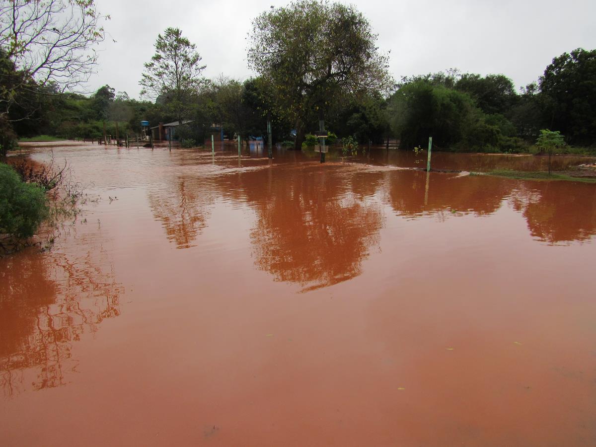 Municipios da Região das Missões foram afetados pelas chuvas. Em Santo Ângelo, moradores tiveram suas casas invadidas pelas águas do Rio Itaquarinchim