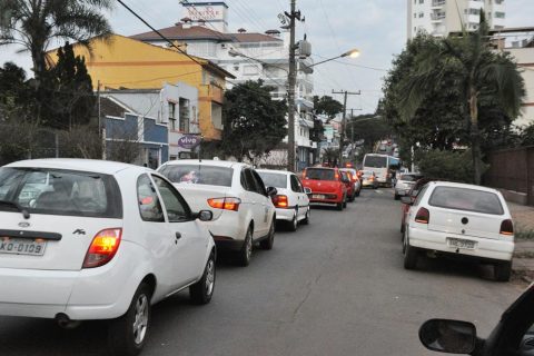 Dados do Detran/RS mostram que automóveis e motocicletas são os meios preferidos dos locomoção santo-angelenses