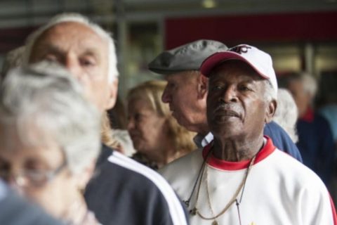 Idosos acima de 70 anos podem fazer o saque do PIS/Pasep a partir da quinta-feira, dia 19