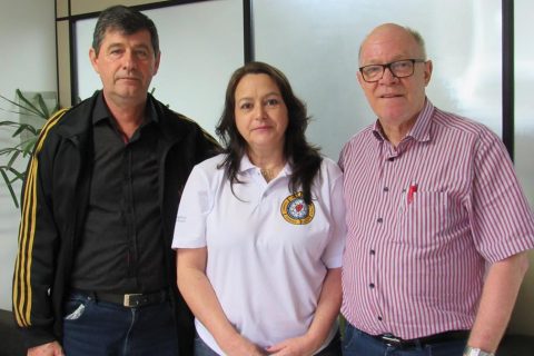 Paulo Kuck, Letícia Schüller de Paula e Nelson Seidler divulgam as atividades locais