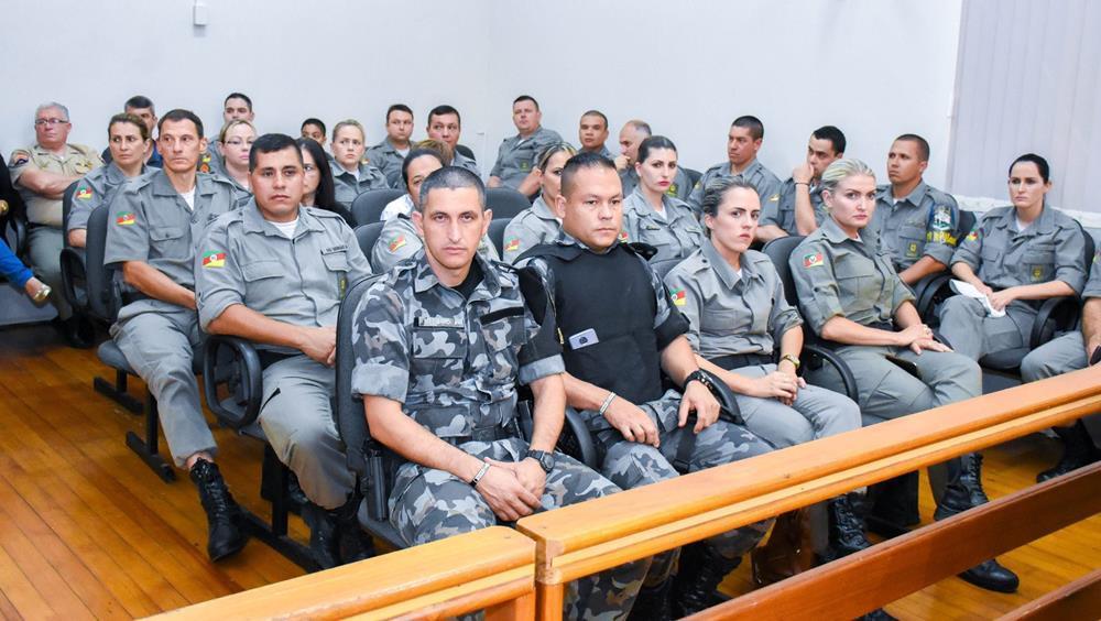 Policiais lotaram o Plenário Juarez Lemos para acompanhar a sessão
