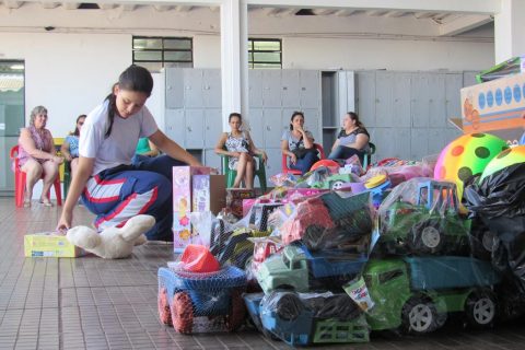 As doações foram da comunidade e dos alunos