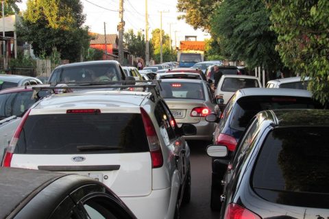 Veículos - Engarrafamento no bairro São Pedro (Copy)