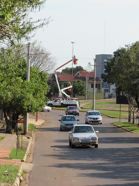 Eletricista - Troca de Lâmpada da Rótula da Getulio e Salgado Filho (3) (Copy)