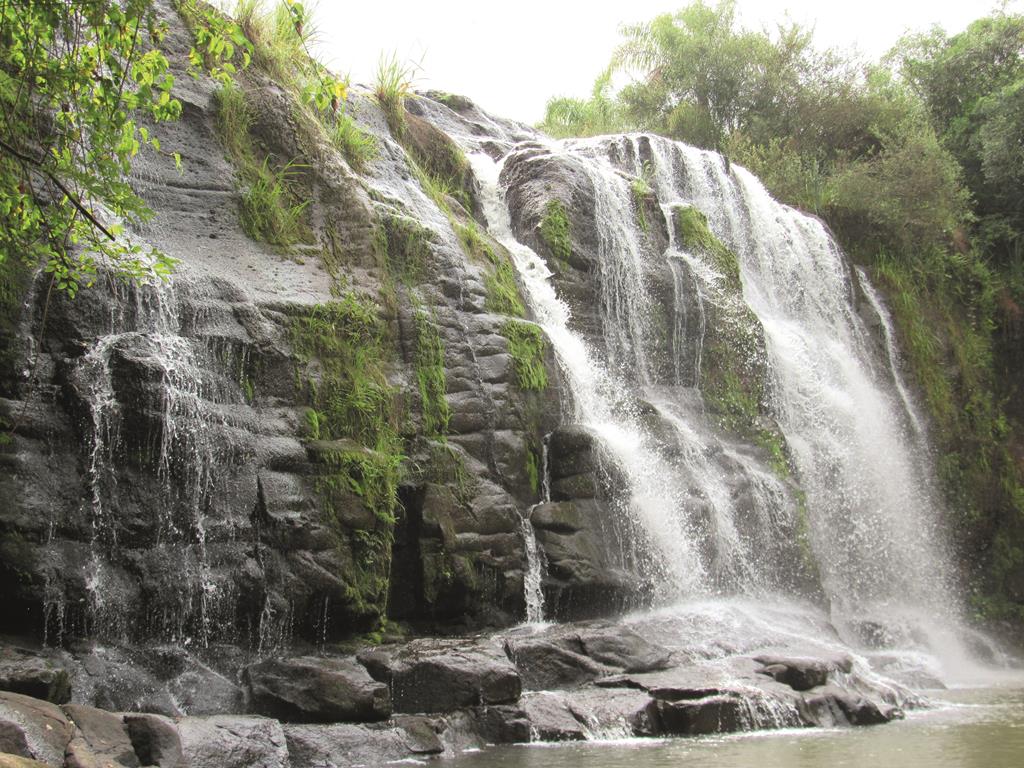 Cascata do Rio Comandai, localizada na zona rural entre os municípios de Santo Ângelo e Giruá - Foto Marcos Demeneghi