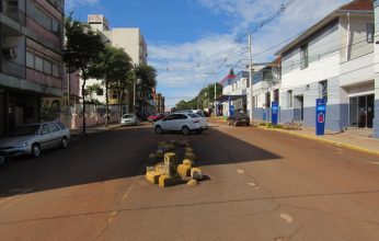 Rua-Antônio-Manoel-Retirada-das-árvores-para-modificação-de-sentido-do-trânsito-2-Copy-346x220.jpg