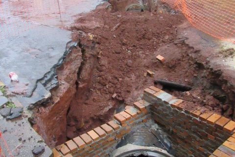 Obra de drenagem pluvial entre na Rua 25 de Julho, esquina com a Rua Marechal Floriano - Foto: Marcos Demeneghi