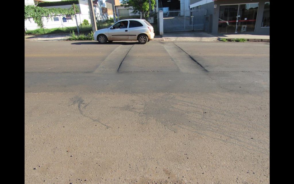 Rua Tiradentes após obras de implantação de esgoto sanitário - Foto: Marcos Demeneghi