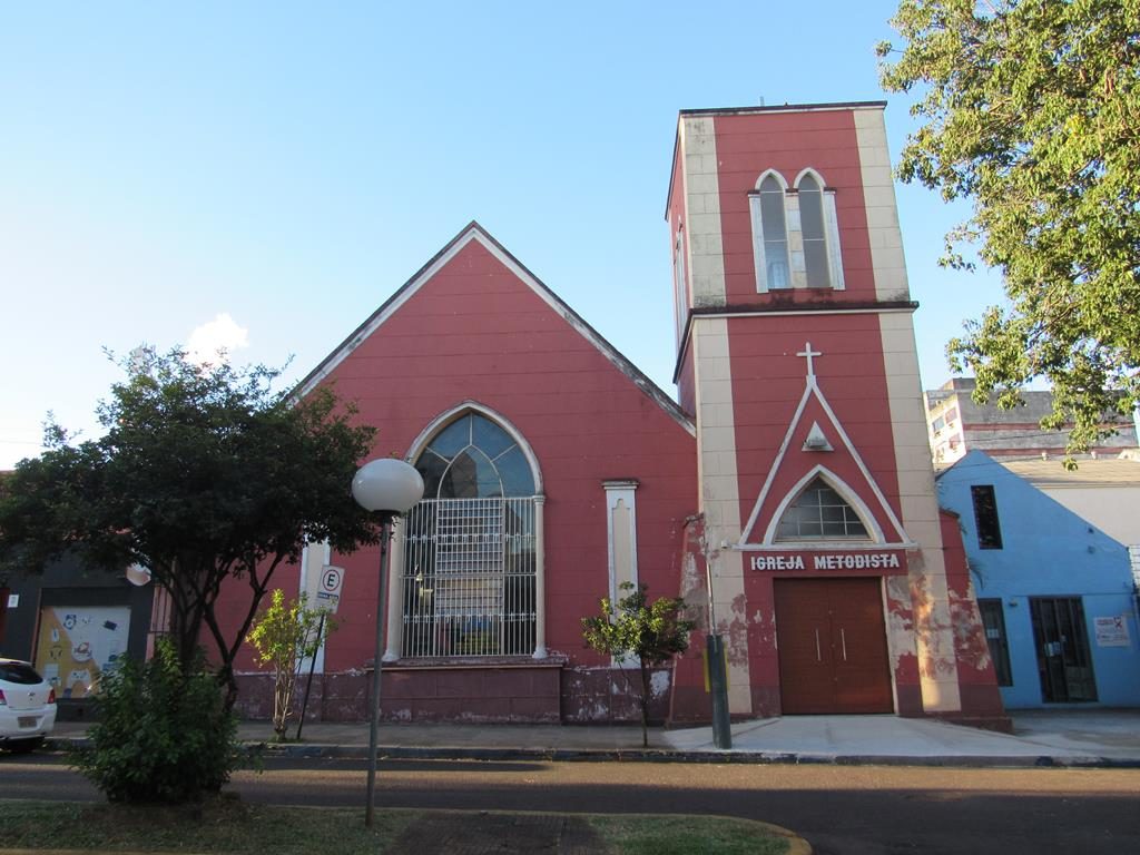 Igreja Metodista no Centro de Santo Ângelo, RS. Rua Três de Outubro