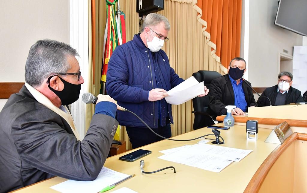 Audiência na Câmara de Vereadores sobre a situação do atendimento do IPE na agência de Santo Ângelo - Foto : Fernando Gomes