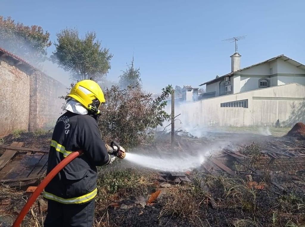 Fotos: Divulgação do 11º CBMRS - Combate a focos de incêndio na região de Santo Ângelo