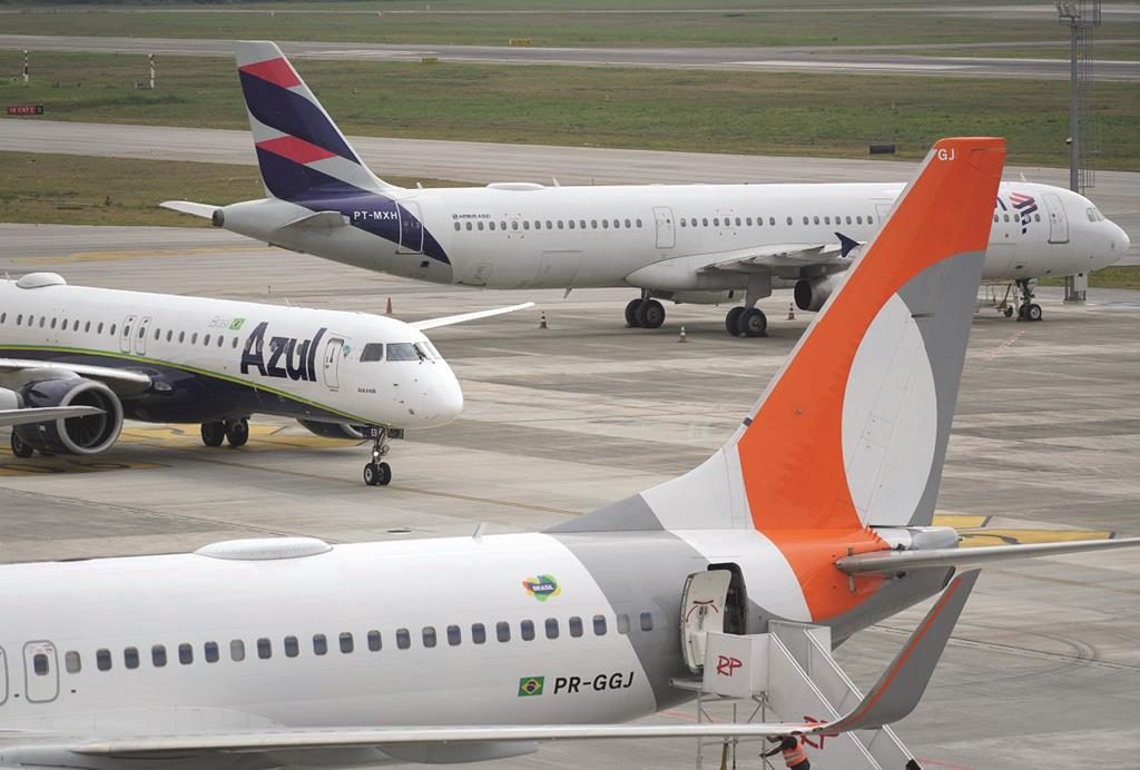Aeronaves no aeroporto de Florianópolis, SC. - Foto: RICARDO WOLFFENBUTTEL